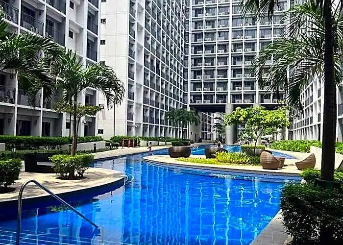 Shore 2 Tower 1 2 Bedroom Near Moa View