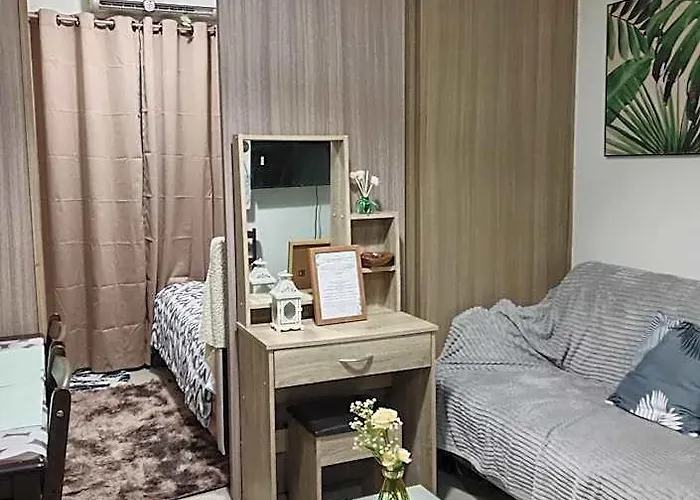 Shore 2 Tower 1 2 Bedroom Near Moa View