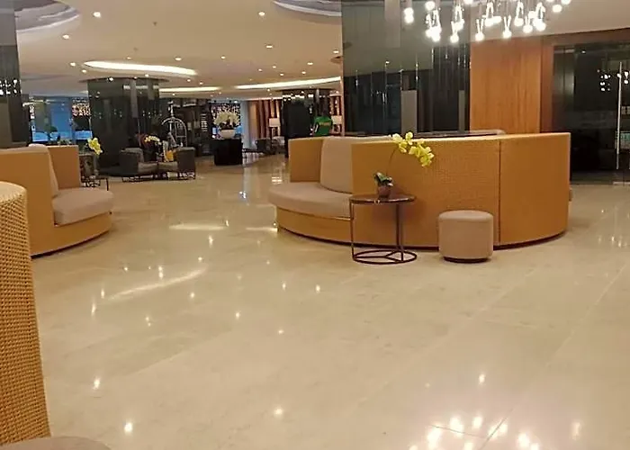 Shore 2 Tower 1 2 Bedroom Near Moa View
